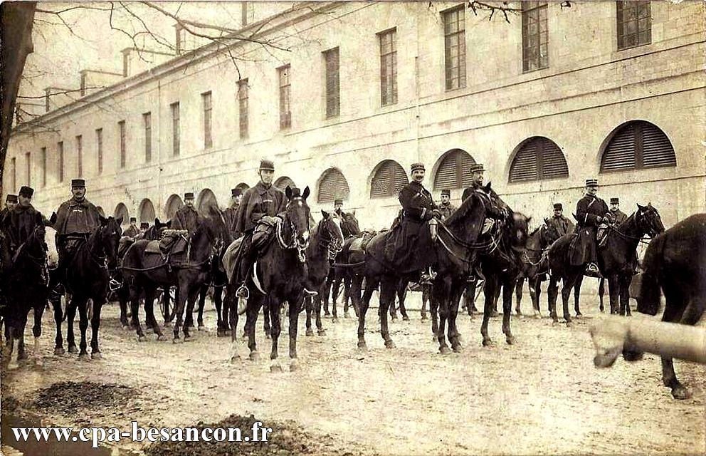 BESANÇON - Rue de l Orme de Chamars - Revue du Général - Février 1911